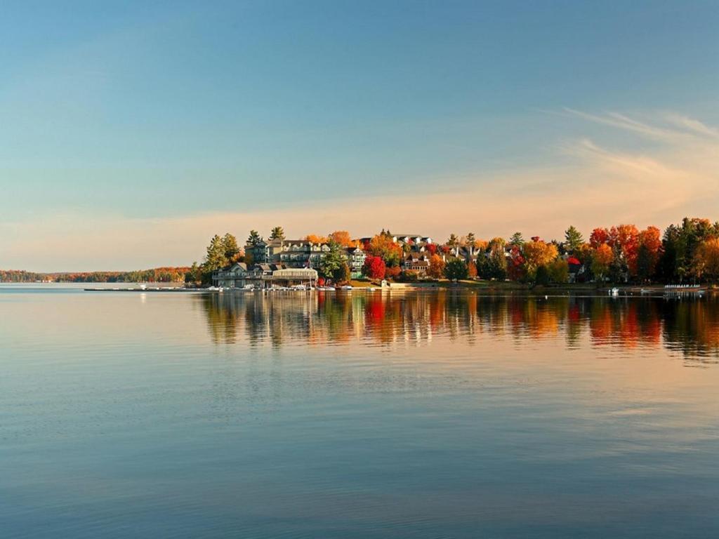 Hotel Taboo Muskoka Gravenhurst Exterior foto