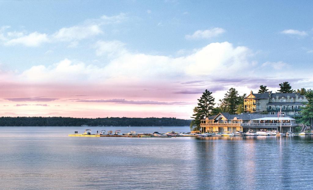 Hotel Taboo Muskoka Gravenhurst Exterior foto