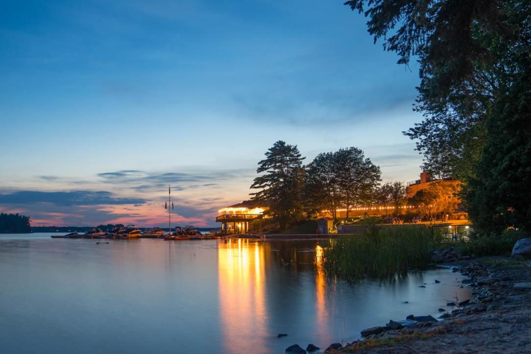 Hotel Taboo Muskoka Gravenhurst Exterior foto
